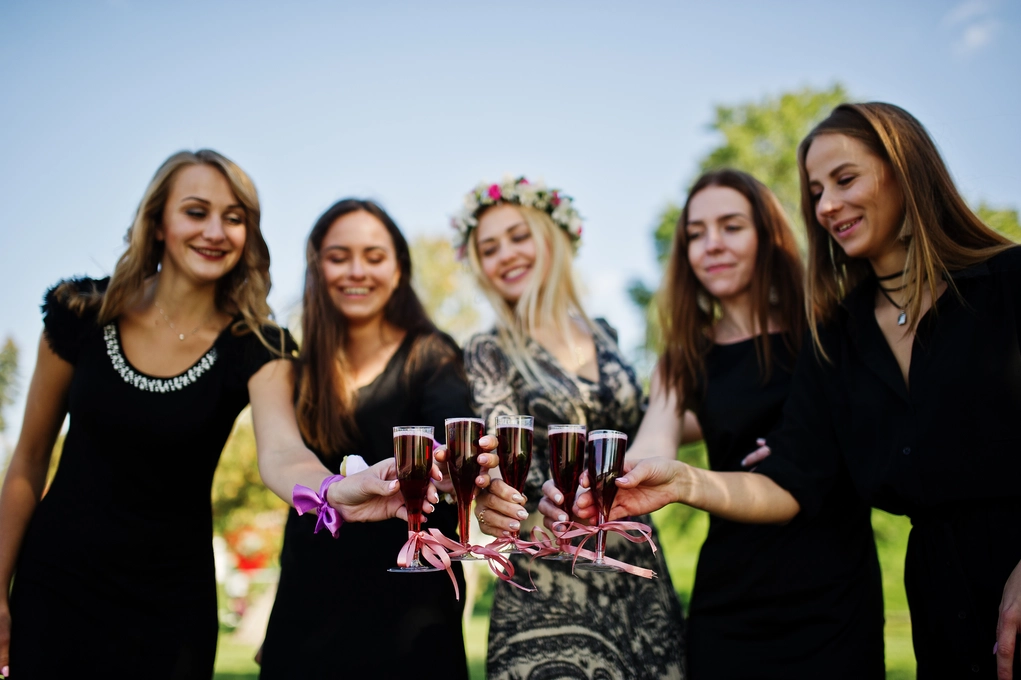 five-girls-wear-on-black-with-balloons-drinking-re-2023-11-27-05-33-53-utc